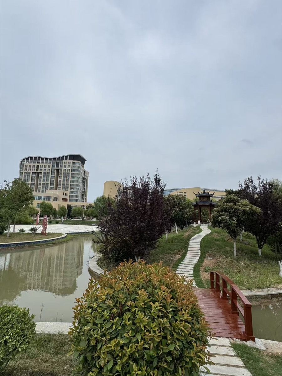 校园湖景与园林